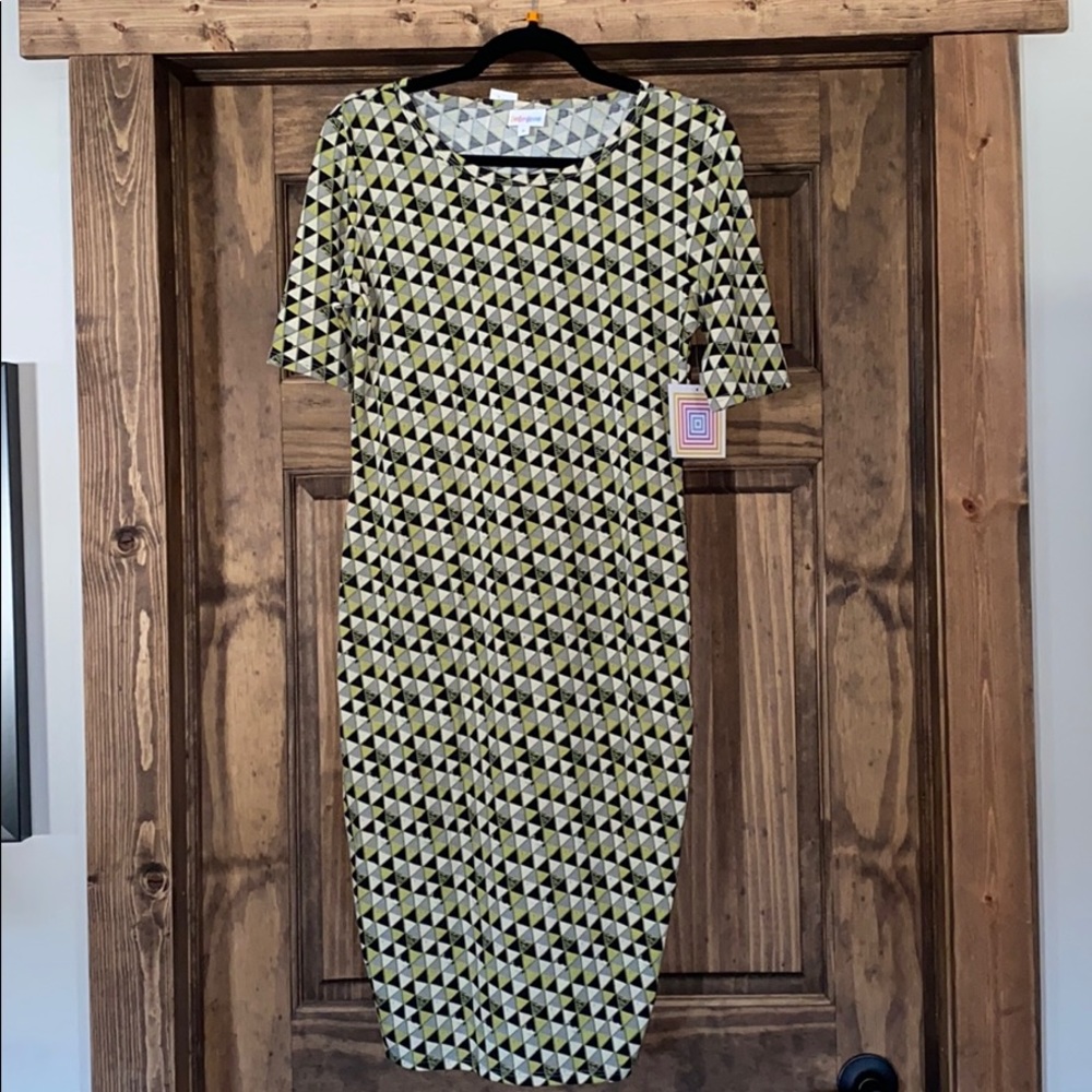 🌺NWT LULAROE JULIA DRESS🌺